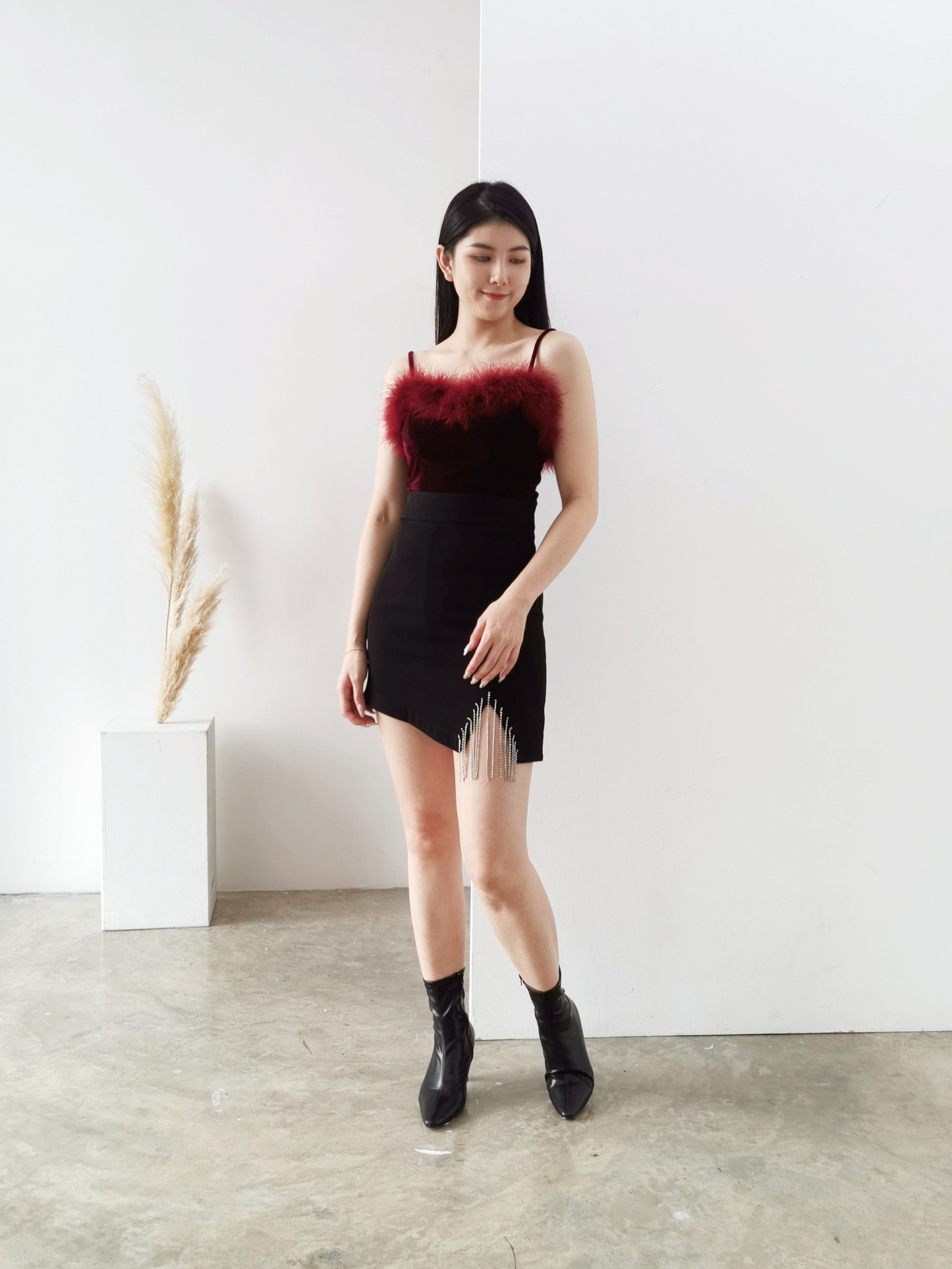 Sleeveless Fur Crop Top AC051