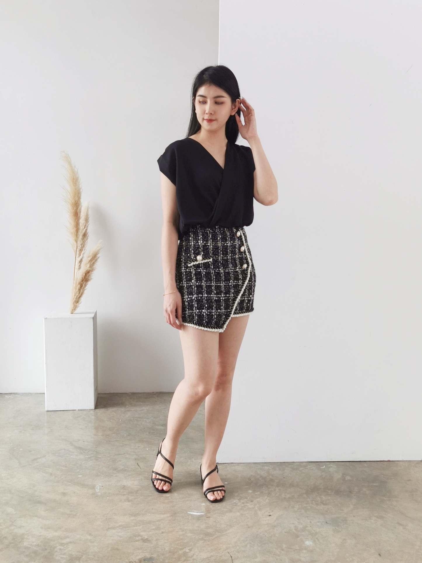 Sleeveless V Neck Wrap Top AC055