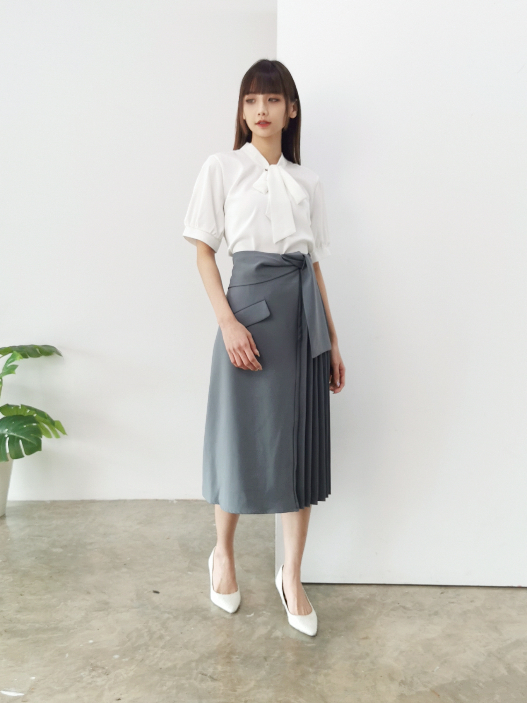 High Waist Side Pleated With Decorative Belt AC008