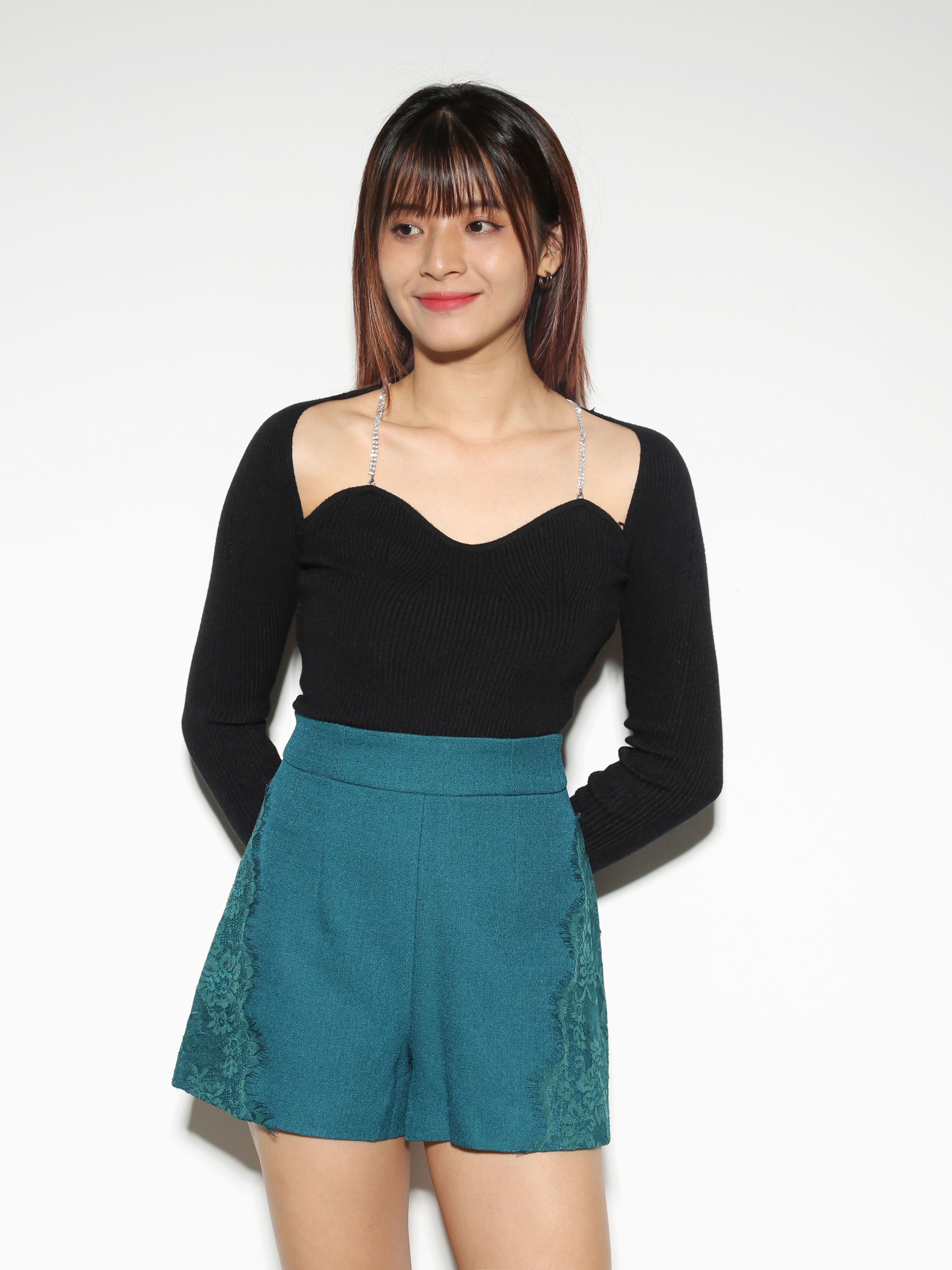 High Waist Side Decorative Lace Short Pants 28496