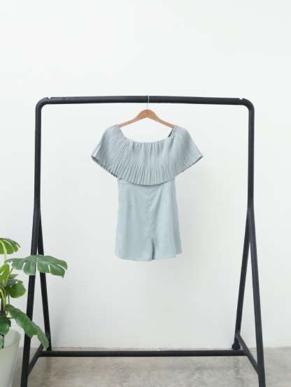 Off Shoulder Pleated Jumpsuit 16654