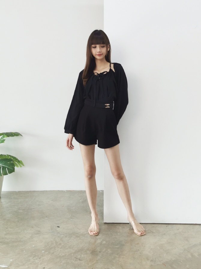 High Waist Side Gold Buckle Short Pants 24681