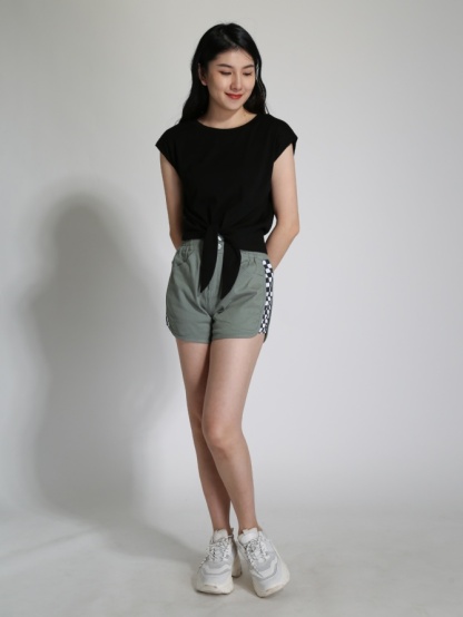 High Waist Waist Stretchable Side Checker Short Pants 24295