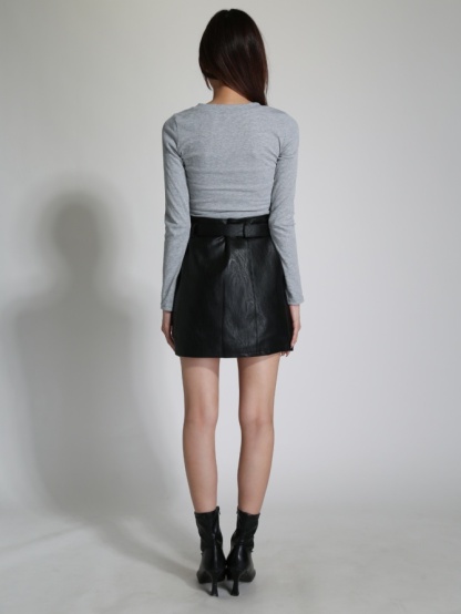 Fake Two Piece Front Hole Long Sleeve Top 24283