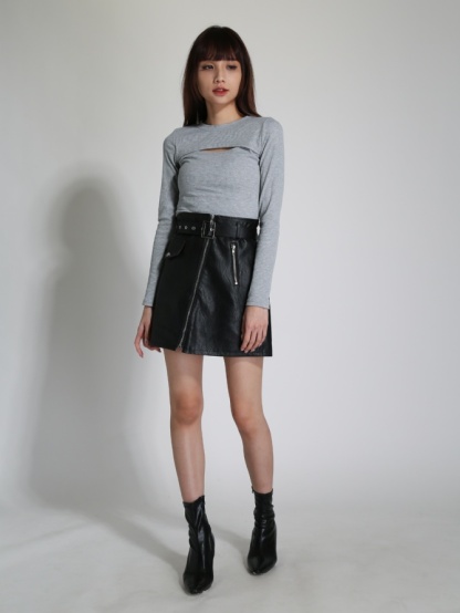 Fake Two Piece Front Hole Long Sleeve Top 24283