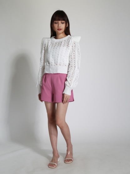 Back Zip Pleated Short Pant 24218