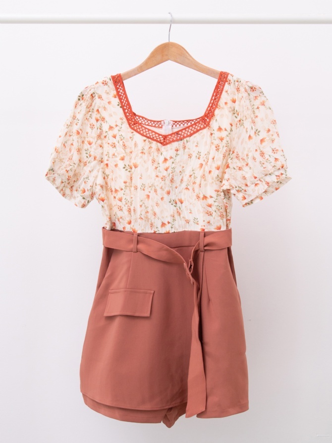 Two Tone Lace Neck Printed Flower Jumpsuit 15479