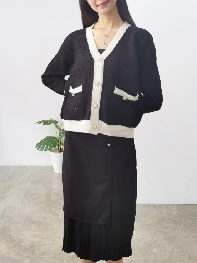 Knitted Long Sleeve Front Button Top 24727