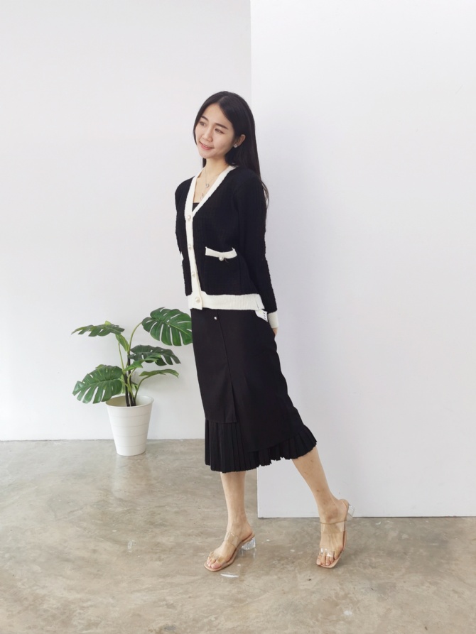 Knitted Long Sleeve Front Button Top 24727