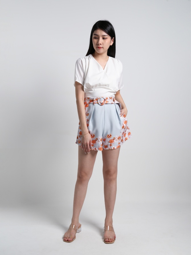 Side Printed Flower With Belt Short Pants 20583