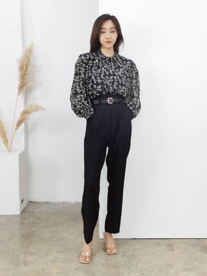 Round Neck Back V Crop Top 16178