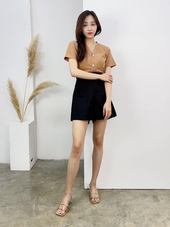Ruffles With Side Pocket Short Pants 17295