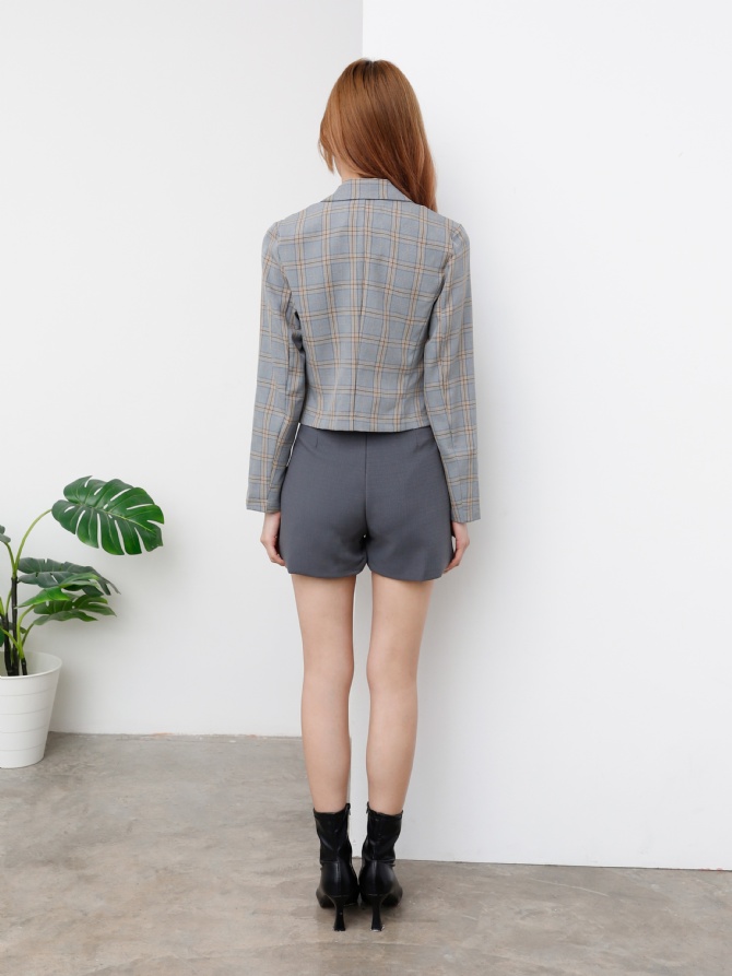 Back Zip Front Decorative Pocket Short Pant 24583