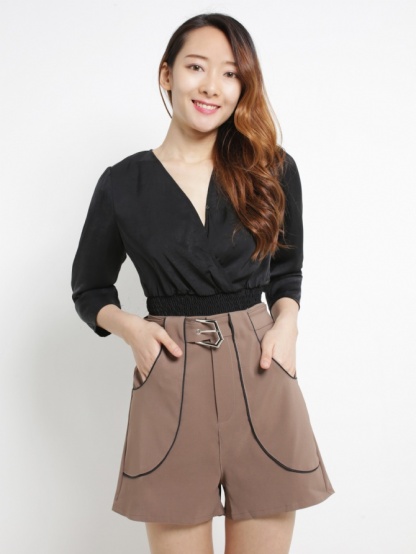 Front Button With Line Short Pants With Belt 17033