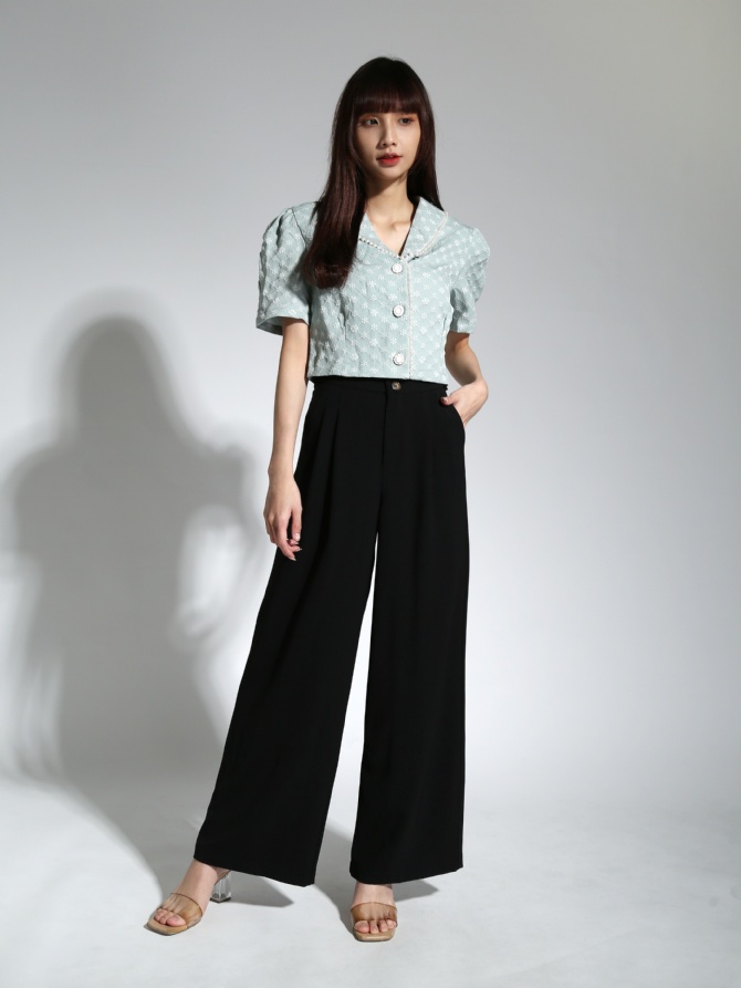 Flower Collar Front Button Top 21236