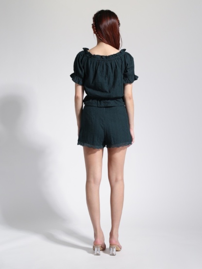 Pleated Off Shoulder Top With Back Zip Short Pants 22777