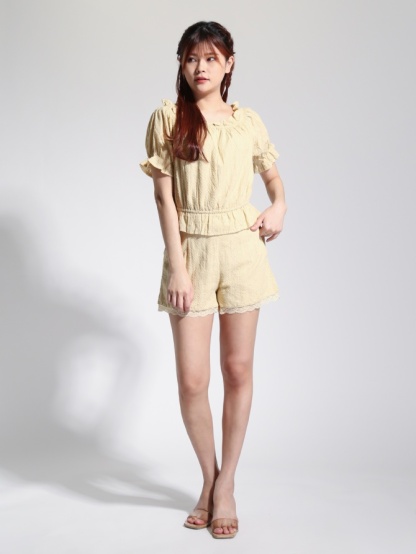 Pleated Off Shoulder Top With Back Zip Short Pants 22777