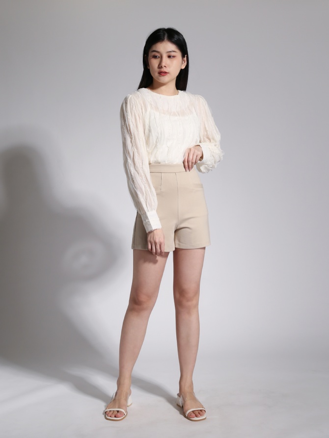 Back Zip Front Pocket Short Pant 23767