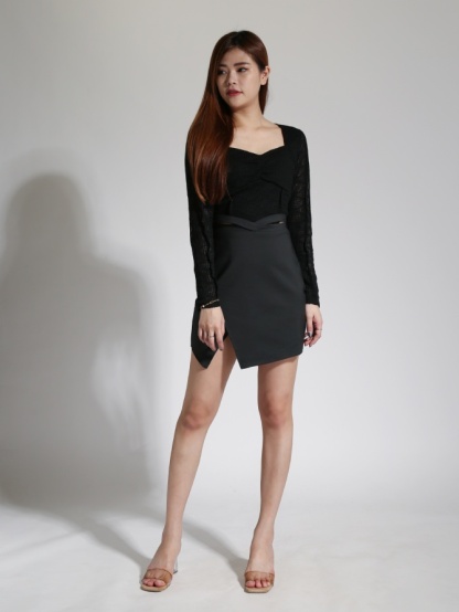 Eyelet Sweetheart Neckline Long Sleeve Top 24096