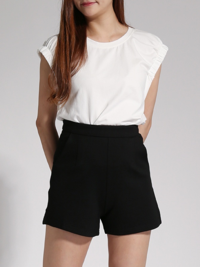 High Waist Side Pocket Back Zip Short Pants 24052