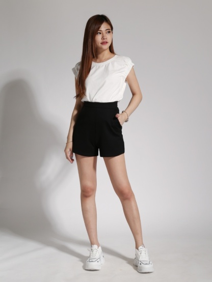 High Waist Side Pocket Back Zip Short Pants 24052