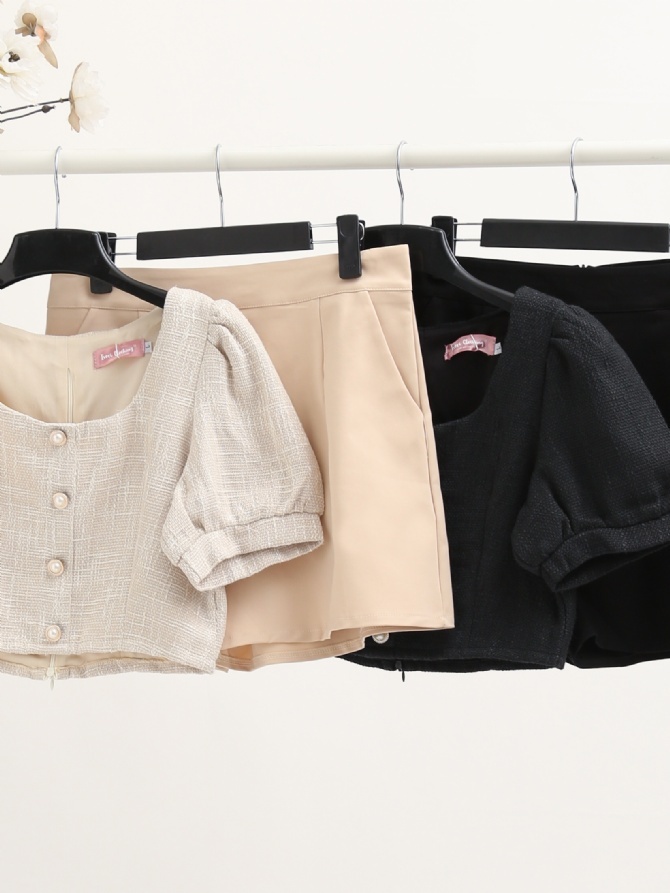 Square Neck With Decorative Button Set 16560