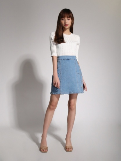 High Waist Decorative Button Skirt 20275