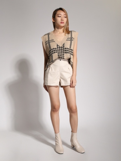 Leather Waist Stretchable Short Pants 20473