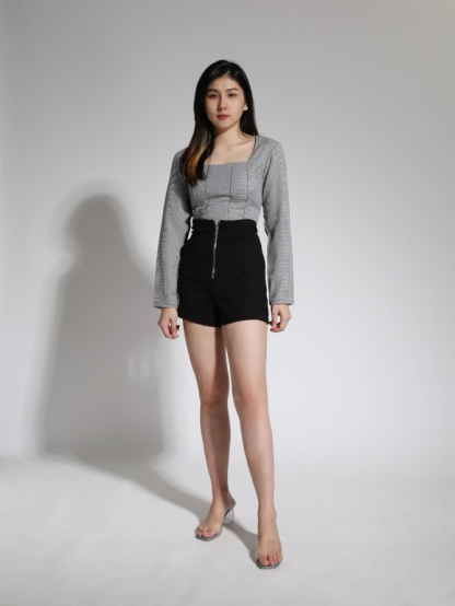 High Waist Front Zip Short Pants 21415