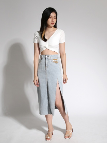 V Neck Front Twist Top 21508