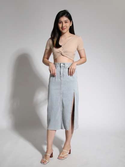 V Neck Front Twist Top 21508