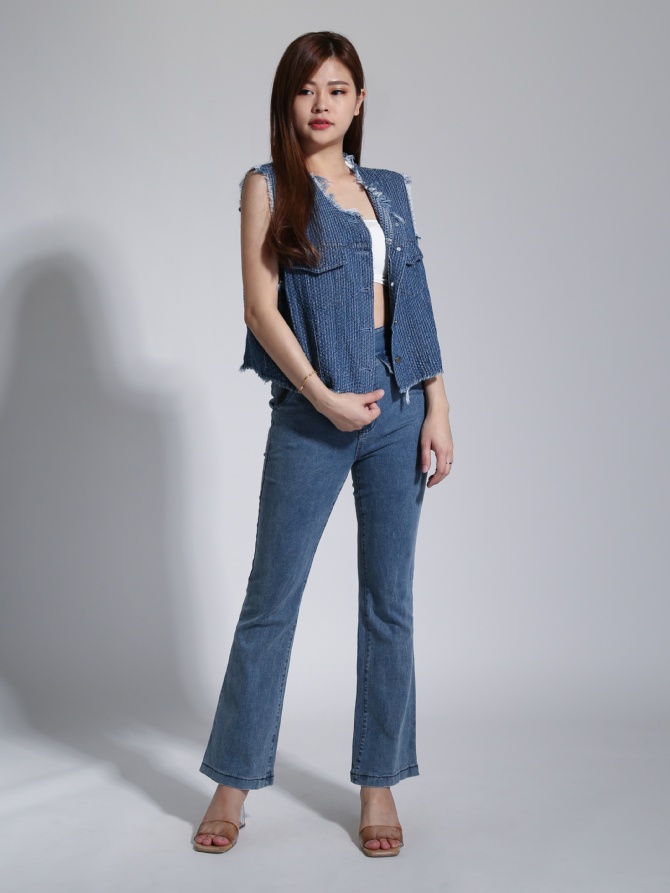 Denim Sleeveless Ripped Front Button Top 23027