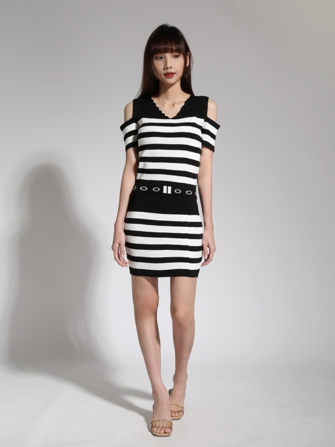 Stripe V Neck With Shoulder Hole Set 21519
