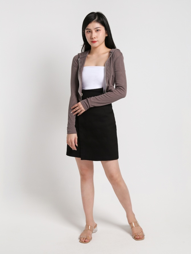 Knitted Front Zip With Cap Top 19324