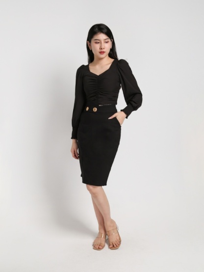 Square Neck Long Sleeve Elastic Crop Top 18229