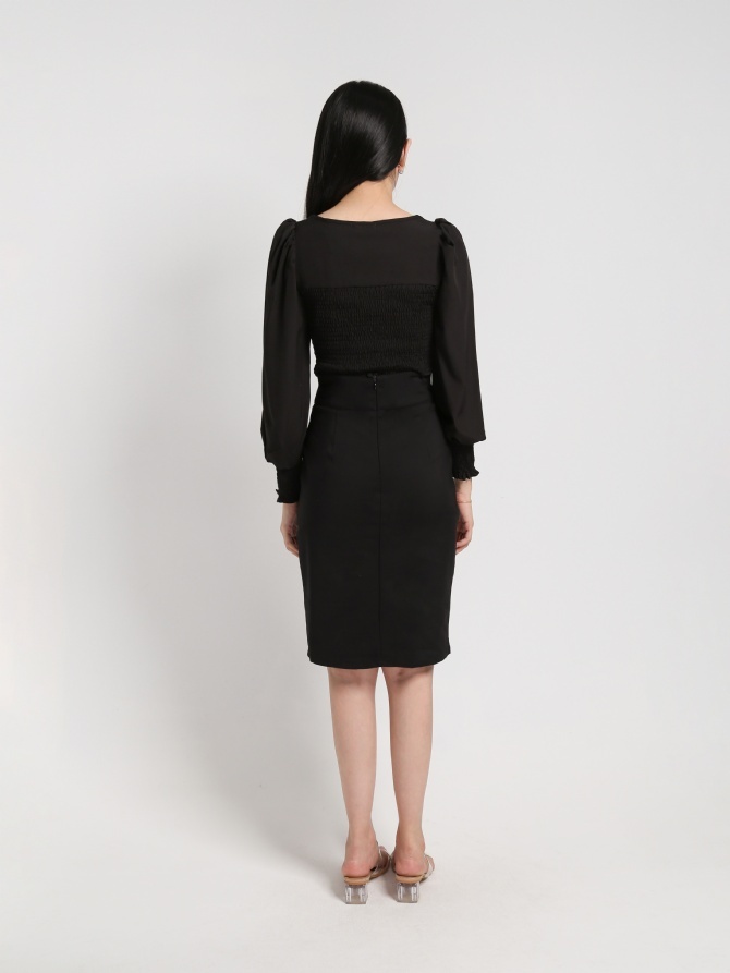 Square Neck Long Sleeve Elastic Crop Top 18229