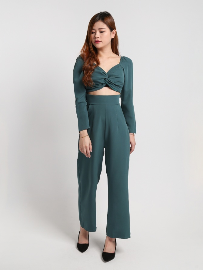 Square Neck Back Zip Three Quater Jumpsuit 22780