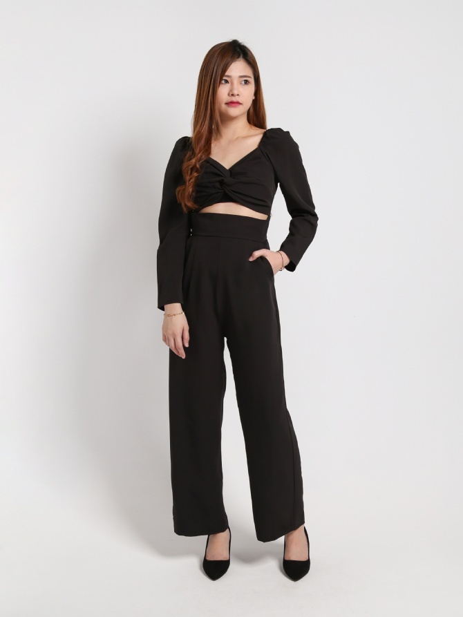 Square Neck Back Zip Three Quater Jumpsuit 22780