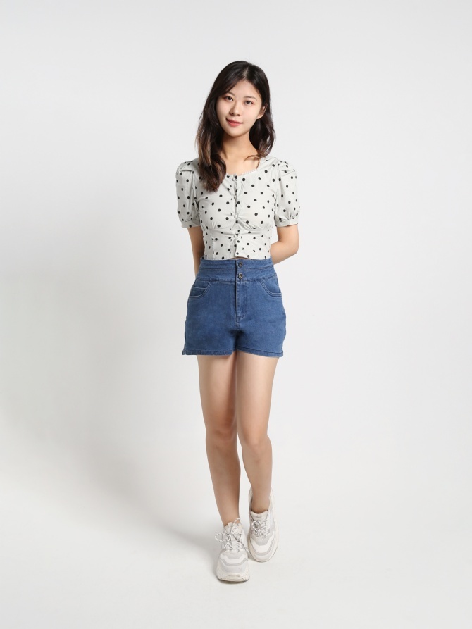 Polka Dot Square Neck With Decorative Pearl Top 16157