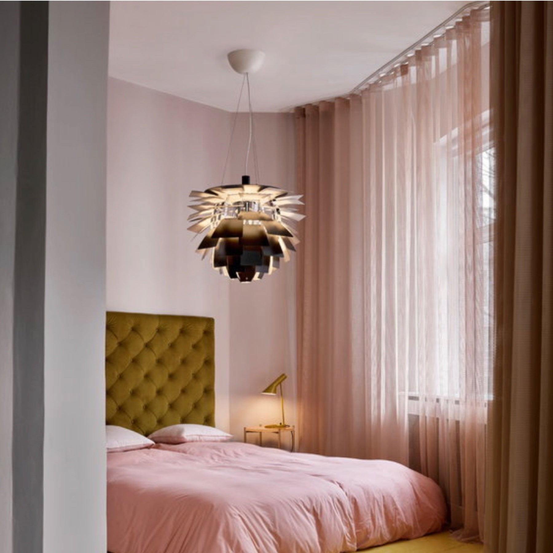 TR80002 Artichoke Style Lamp