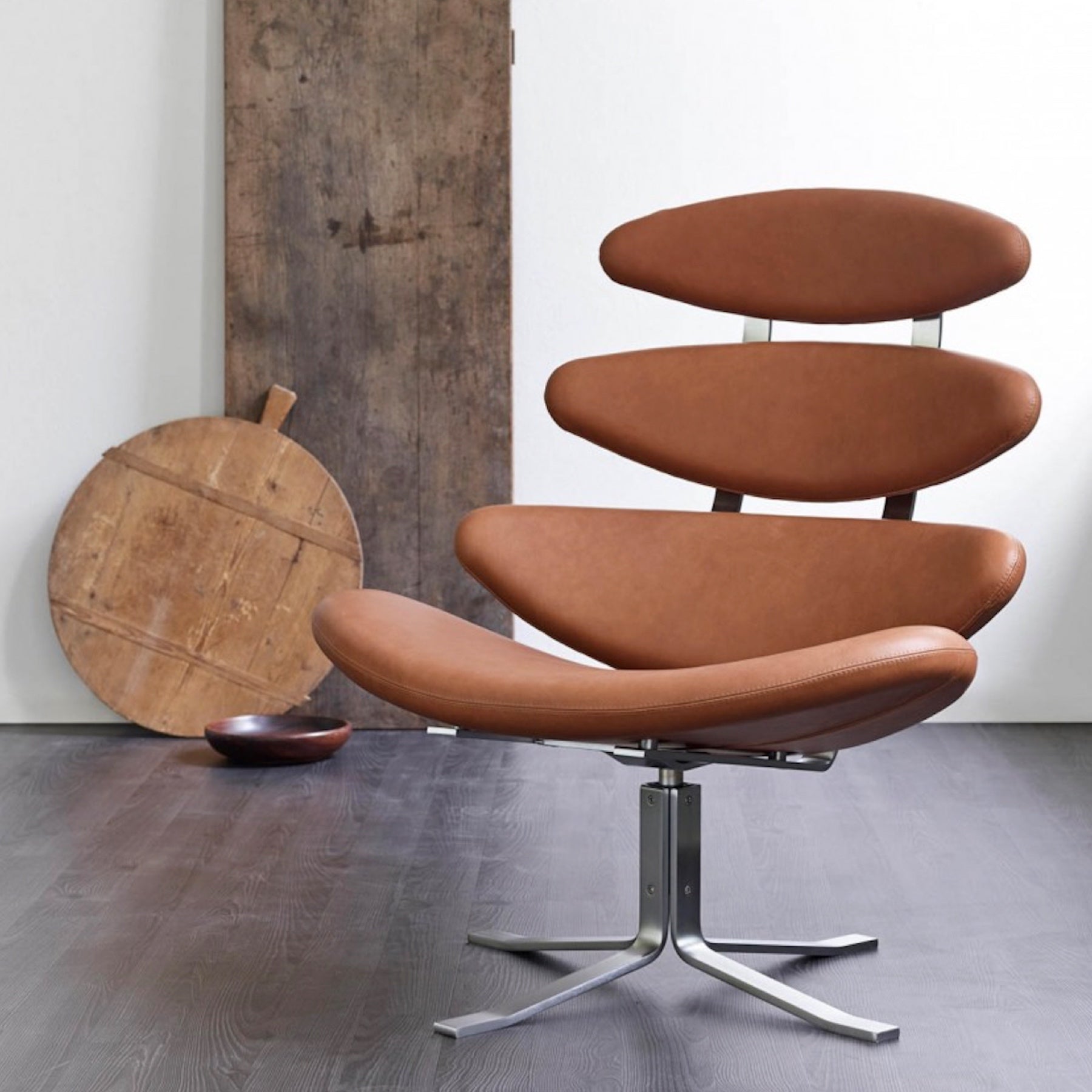 TR40014 Corona Chair and Ottoman