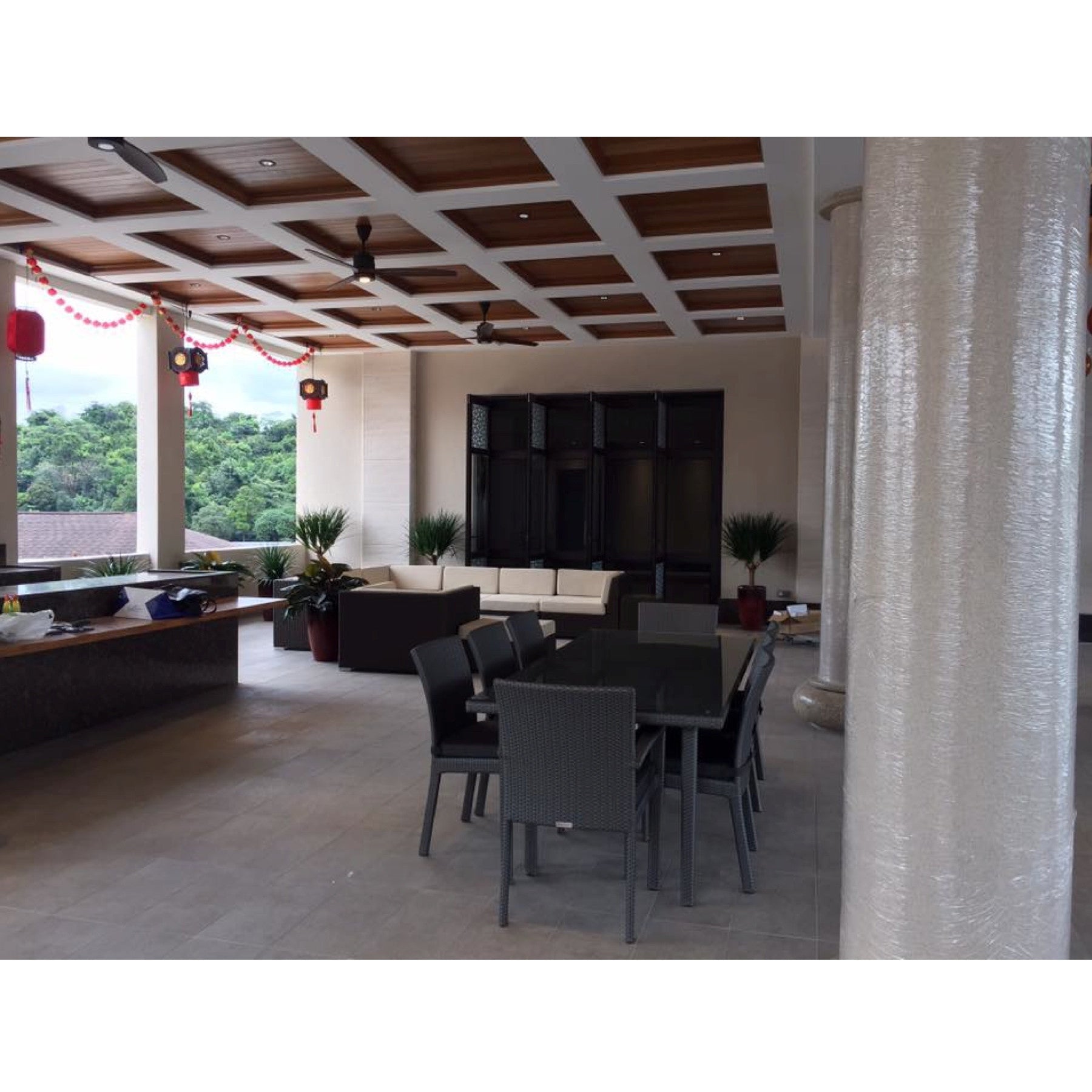 Z006 - Large High End Private Residence