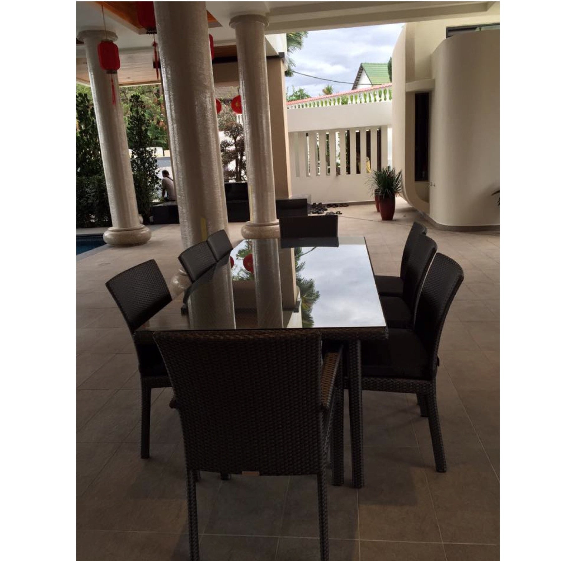 Z006 - Large High End Private Residence