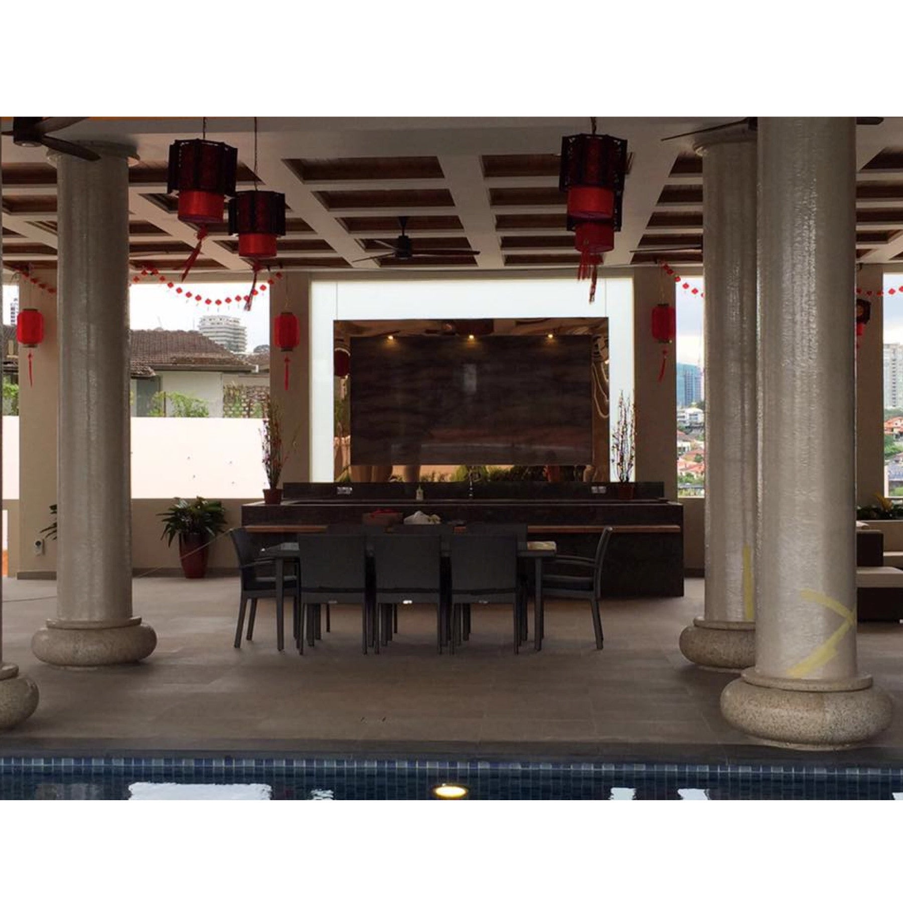 Z006 - Large High End Private Residence