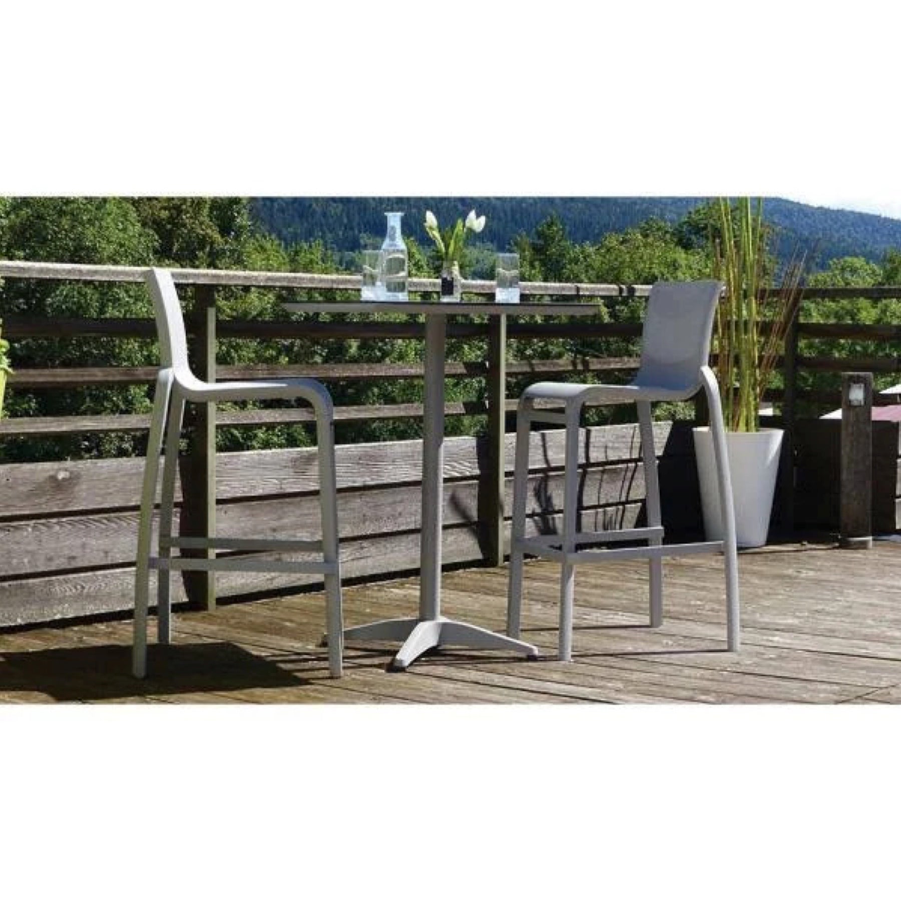 C-TRG10001 Grosfillex® Sunset Collections