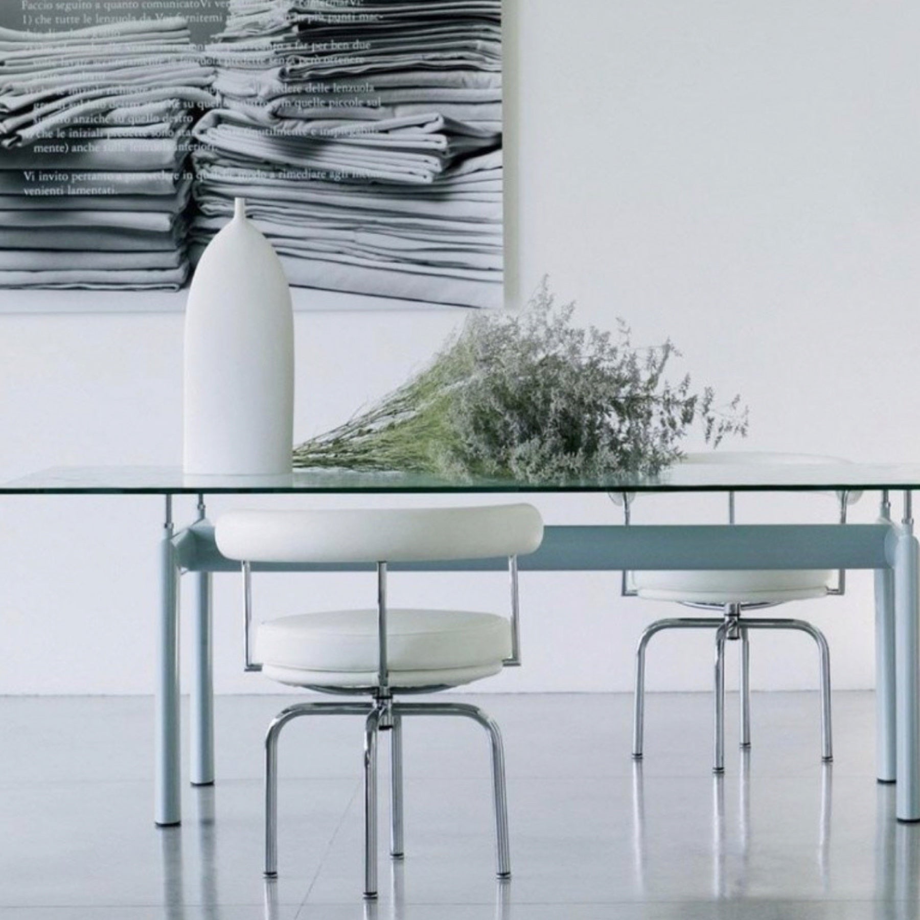 TR20034 LC7 Swivel Armchair