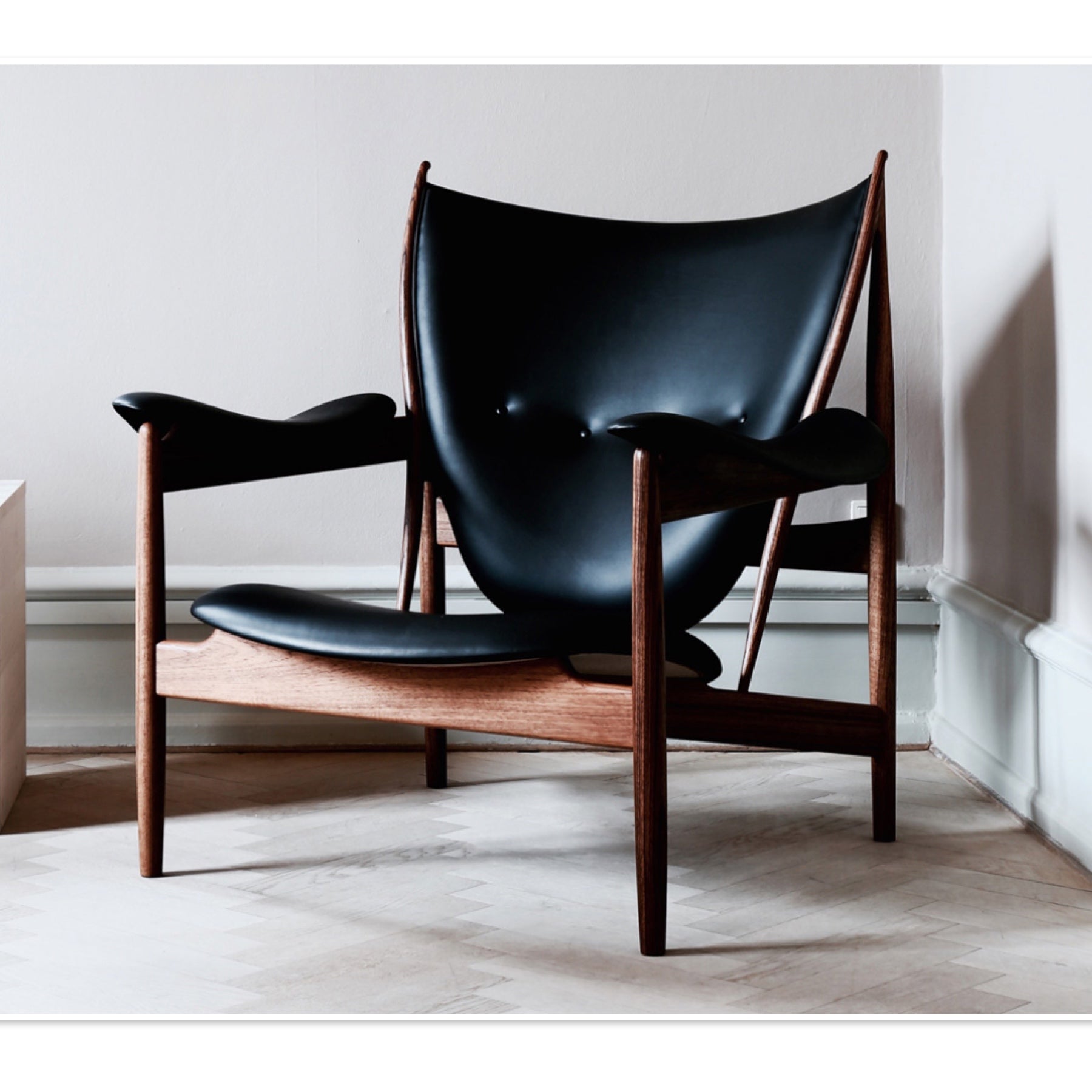 TR40060 FJuhl Style Chieftain Chair