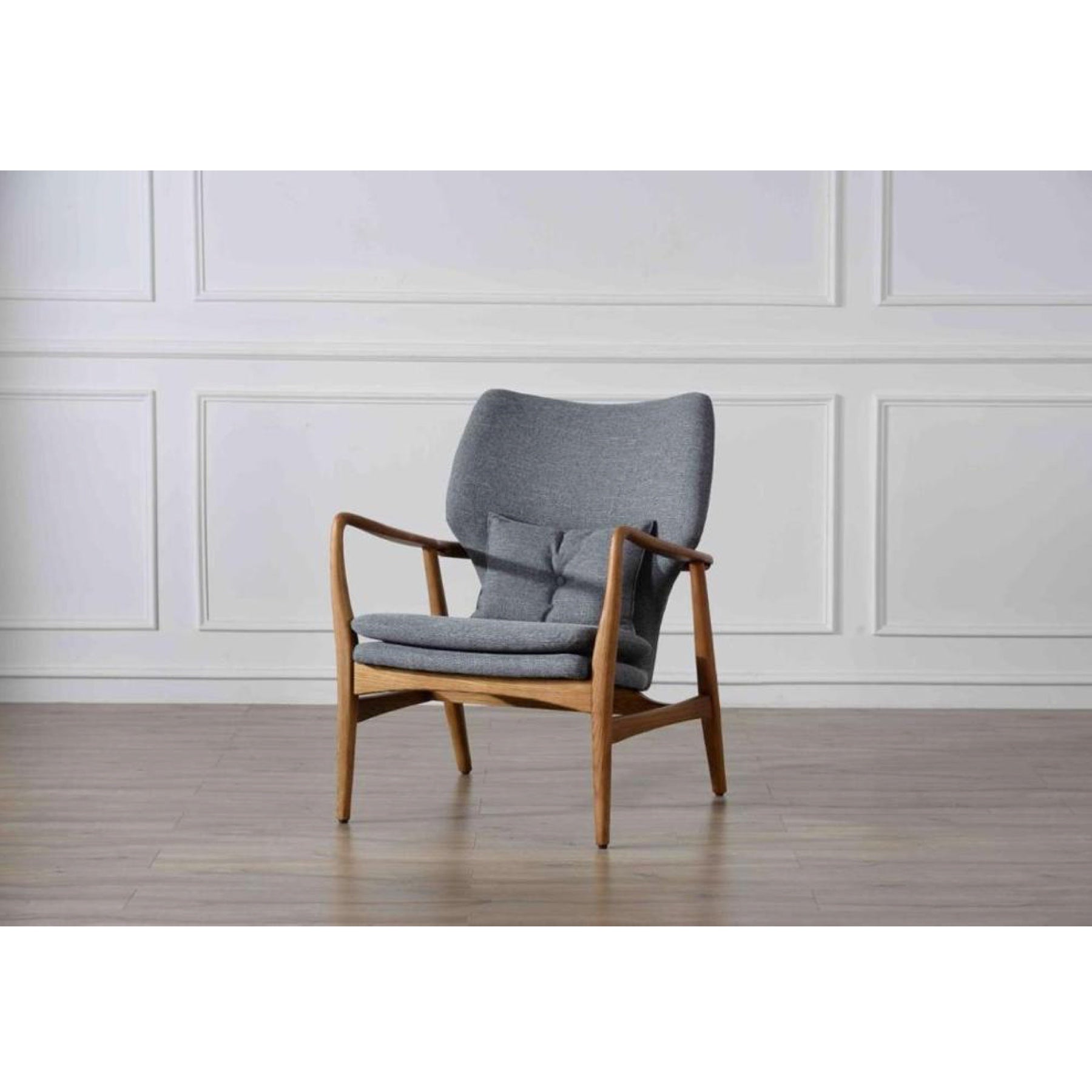 TR40073 Nuevo Patrik Style Lounge Chair