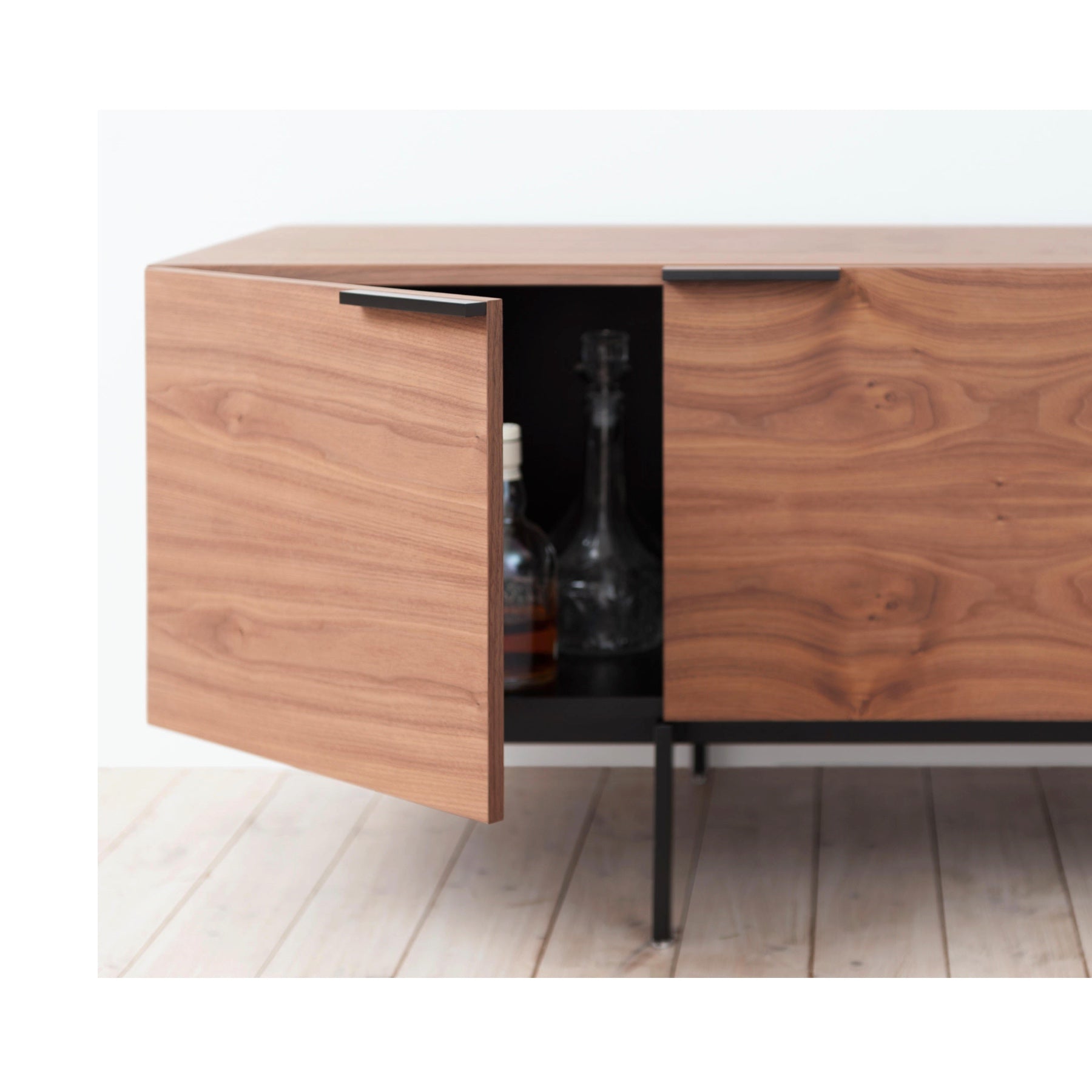 TR60008 Replica Cees Braakman Pastoe Frame Sideboard