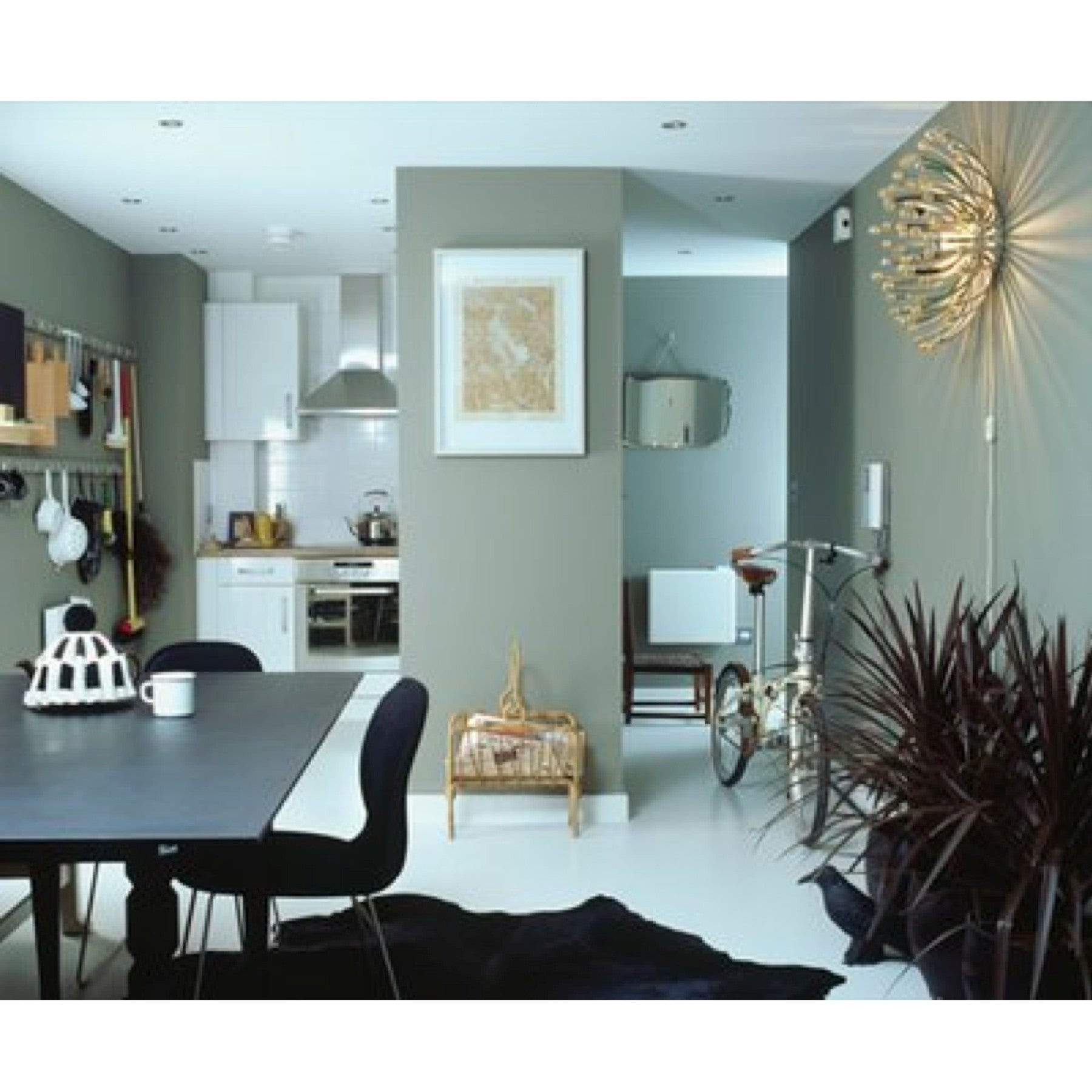 TR80043 V-Pistillo Style Lamp